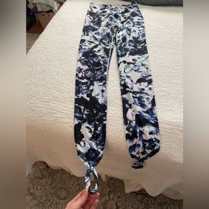 Fabletics size small yoga pants